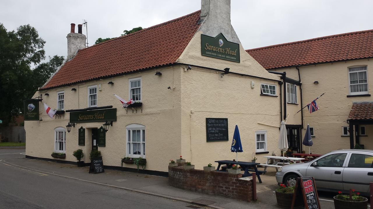The Cabin Saracens Head Chapel Saint Leonards Exterior photo